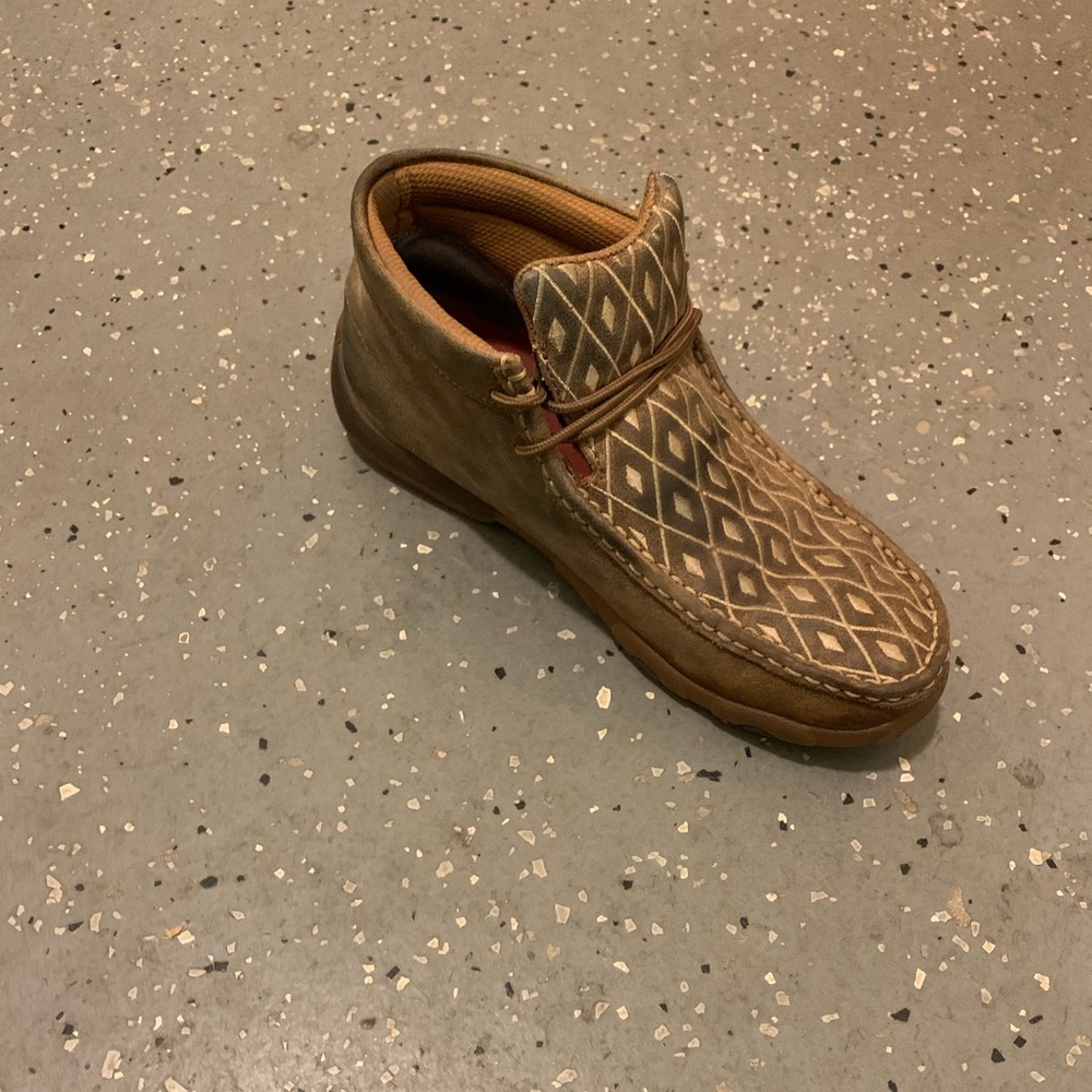 Women’s twisted X shoes